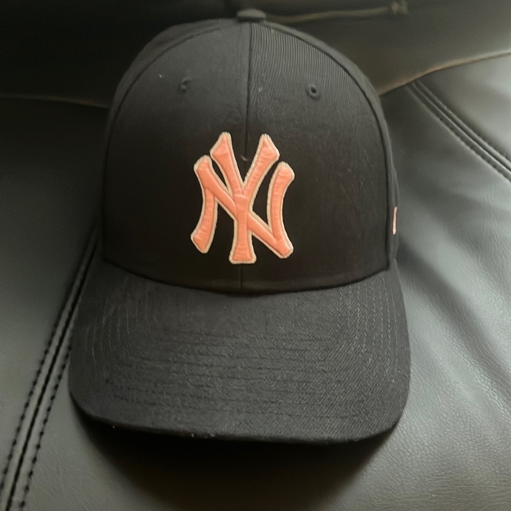 new york yankees black hat